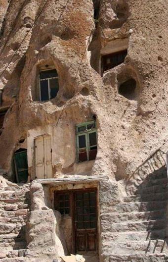 Lạ lùng ngôi làng "tổ mối" ở Iran