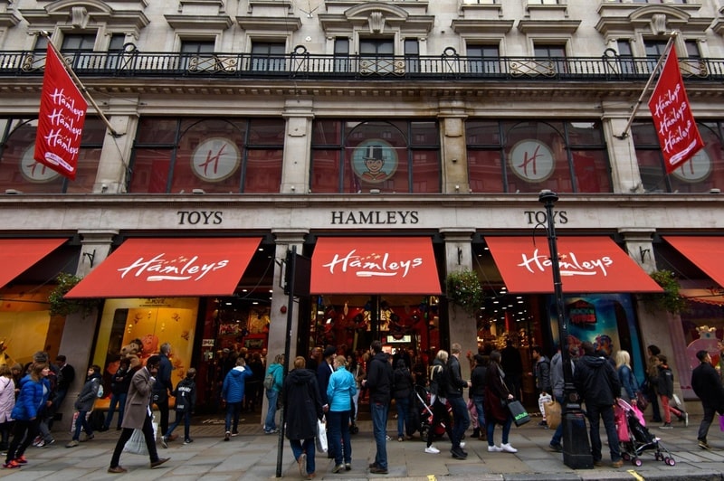   Hamleys – một trong những cửa hiệu lâu đời và nổi tiếng nhất London