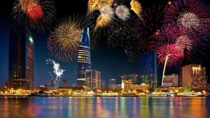 TP. Hồ Chí Minh tổ chức bắn pháo hoa chào đón năm mới 2016
