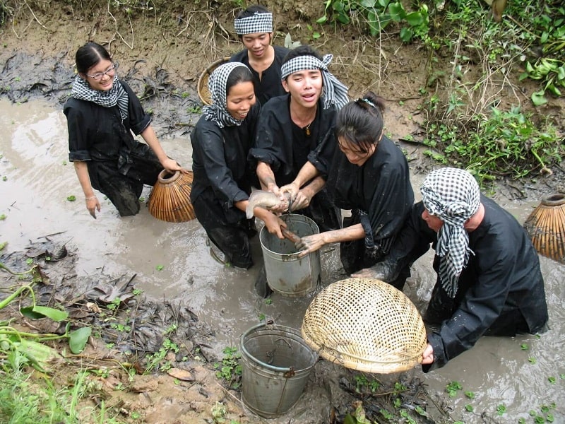 Trải nghiệm một ngày làm nông dân thứ thiệt 