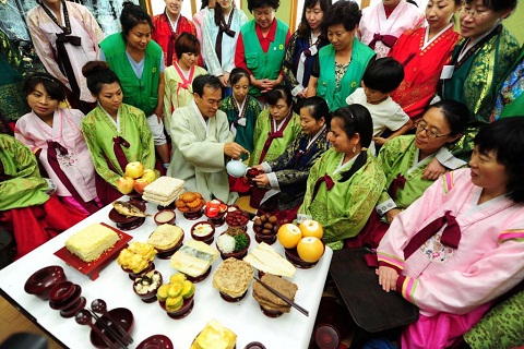 Mọi người quây quần trong dịp Tết Chuseok ở Hàn Quốc