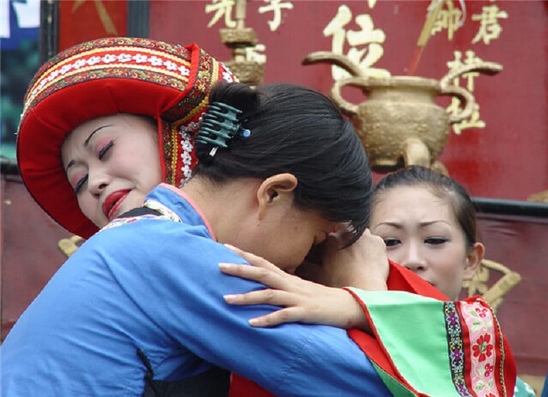 Tập tục "khóc gả" của cô gái Thổ Gia Trung Quốc trong ngày cưới của mình
