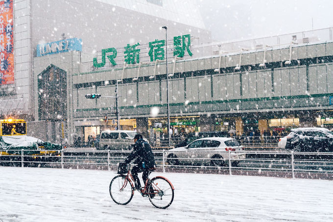Tokyo bỗng trở nên lãng mạn hơn nhờ tuyết
