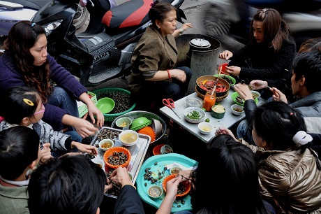 Cuộc sống vỉa hè ở Việt Nam trong mắt người nước ngoài