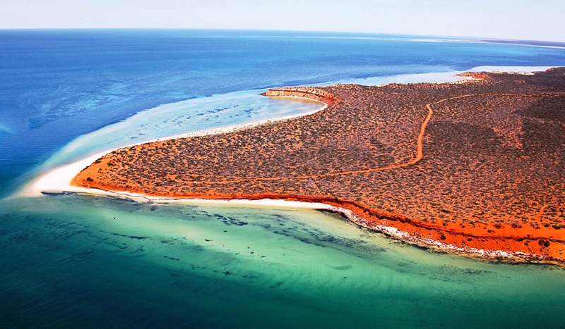 Bãi biển Coral Coast thuộc Tây Úc - nơi nổi tiếng với những ngày dài đầy nắng 