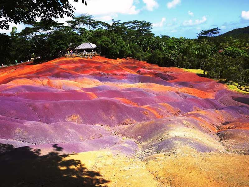 Đến với quốc đảo Mauritius chiêm ngưỡng vùng đất 7 màu độc nhất vô nhị