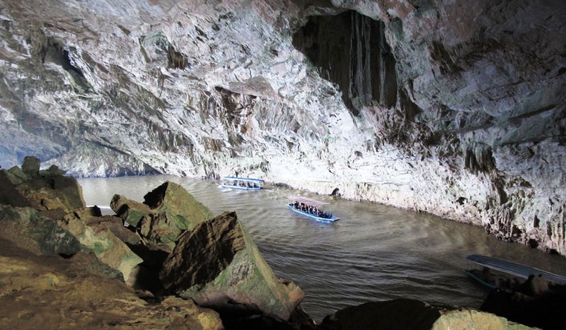 Động Puông là hang động lớn nhất vườn Quốc gia Ba Bể