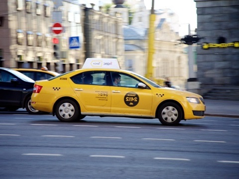Bạn nên đi taxi của những tài xế người Nga chính thống để an toàn