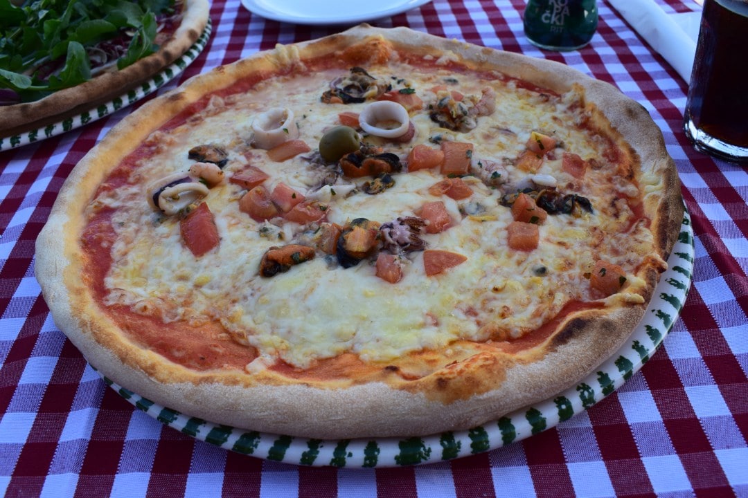 Pizza hải sản ở Zarda