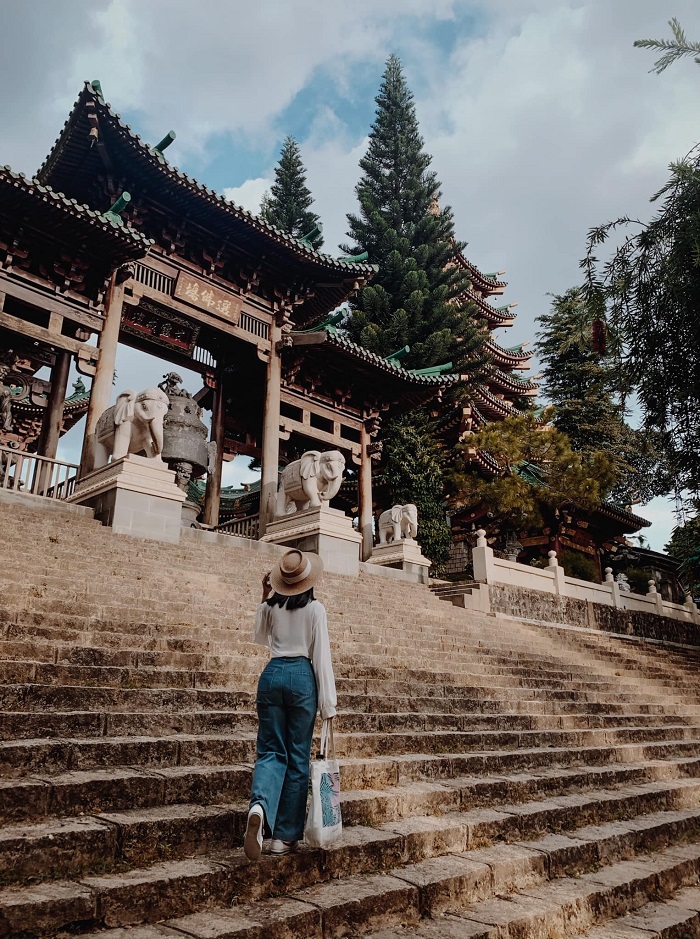 Kiểu mái cong nổi bật trong chùa Minh Thành Gia Lai