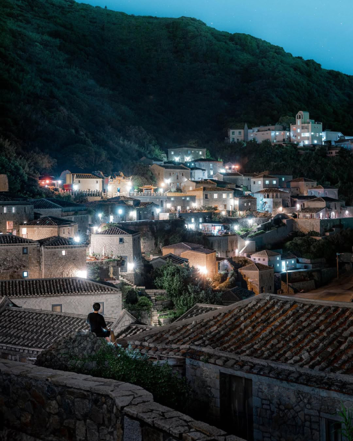 Những ngôi nhà đá trường tồn theo thời gian