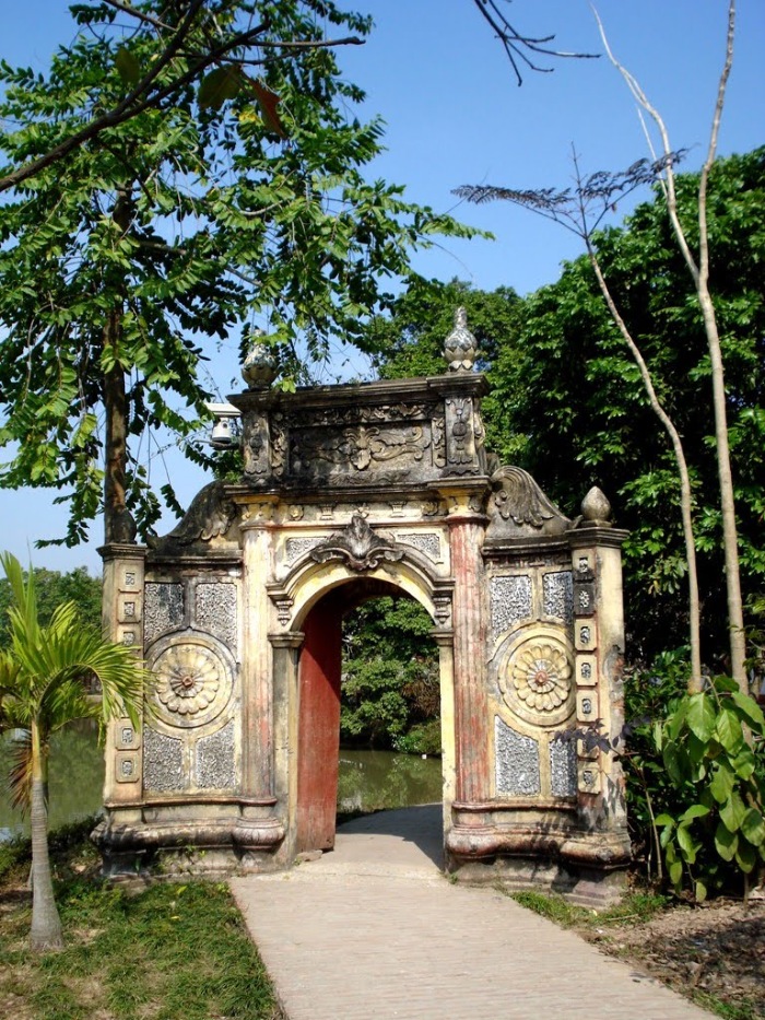 Cổng làng nhỏ của làng Nôm Hưng Yên