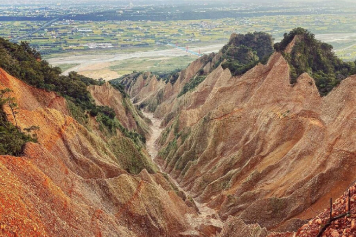 Miêu Lật với cảnh sắc thiên nhiên hoang sơ hùng vĩ