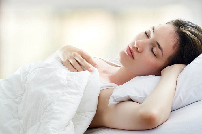Xóa bỏ quầng thâm ở mắt sau một đêm thức khuya làm việc