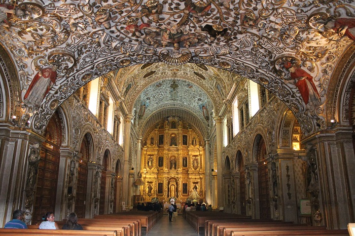 Hãy tới Templo de Santo Domingo và tận hưởng một trong những trải nghiệm thú vị ở Oaxaca