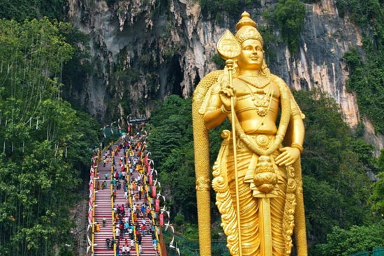 Rùng mình dự lễ hội hành xác Thaipusam