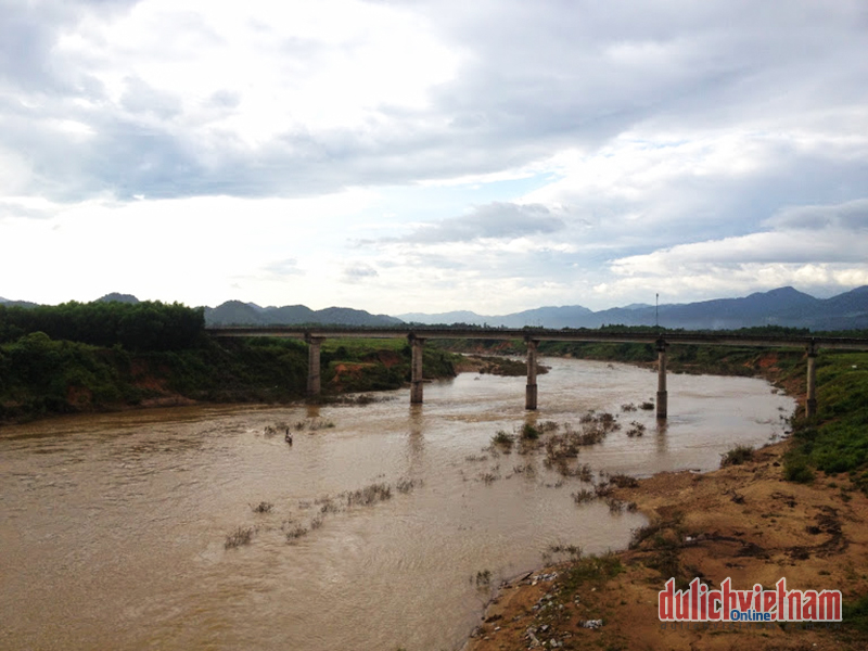 Những lưu ý khi du khách trải nghiệm tàu Thống nhất