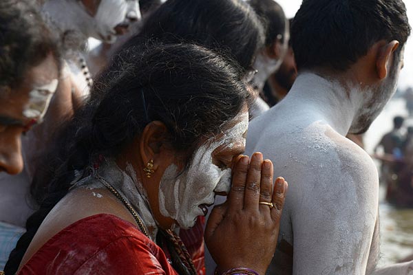 Linh thiêng lễ hội Kumbh Mela trên dòng sông Ấn