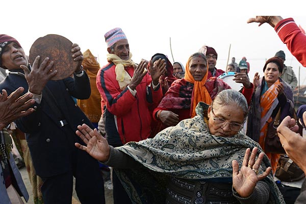 Linh thiêng lễ hội Kumbh Mela trên dòng sông Ấn