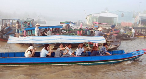 Chợ nổi Phụng Hiệp đắm say lòng du khách