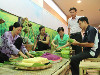 Tưng bừng ngày hội bánh dân gian Nam bộ mừng Tết