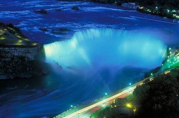 Huyền ảo thác nước Niagara hùng vĩ