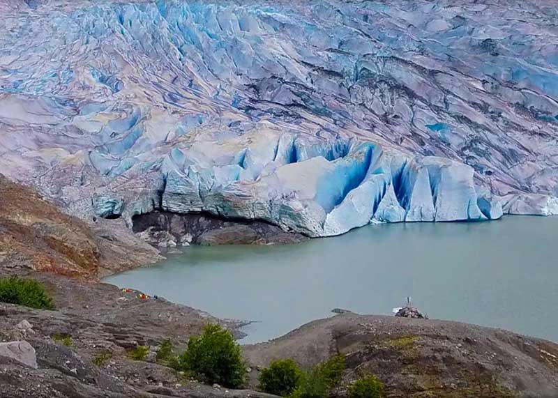 Đến Alaska thả mình trên dòng sông băng dài bất tận