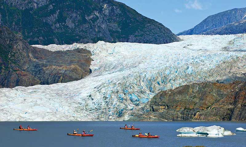 Đến Alaska thả mình trên dòng sông băng dài bất tận