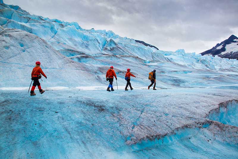 Đến Alaska thả mình trên dòng sông băng dài bất tận