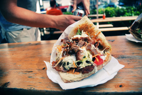 Bánh Döner kebab ở Berlin