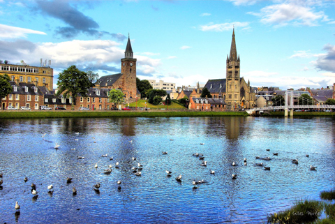 Th&agrave;nh phố Inverness
