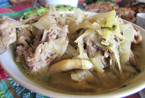 măng chua nấu thịt gà