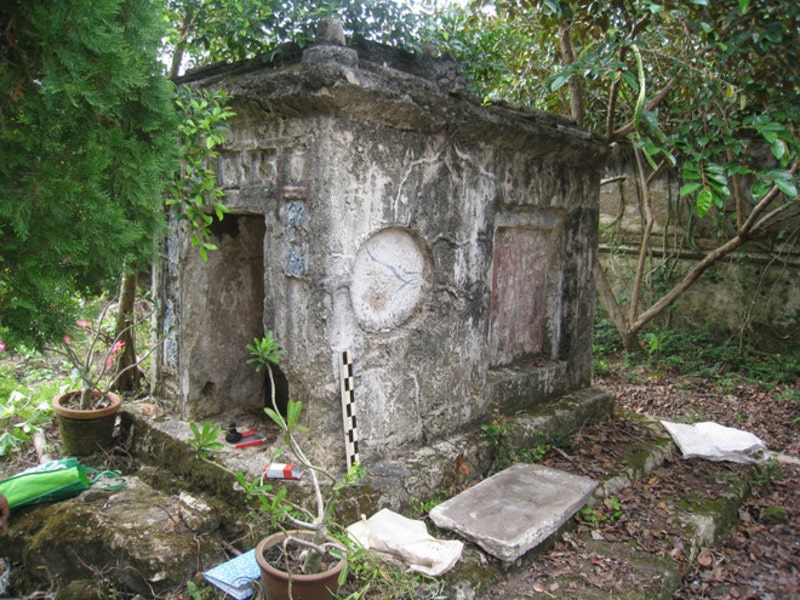 Lăng mộ của của bà Nguyễn Thị Tuyết là mẹ ruột ông Nguyễn Văn Thoại