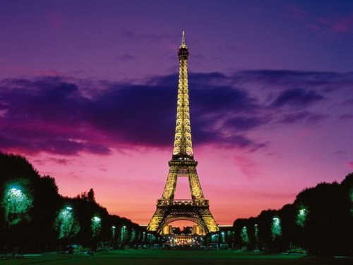 Tháp Eiffel2