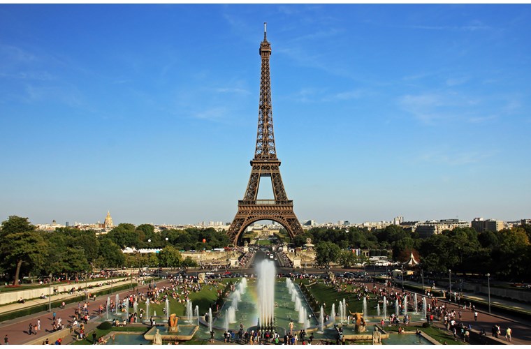 Tháp Eiffel9