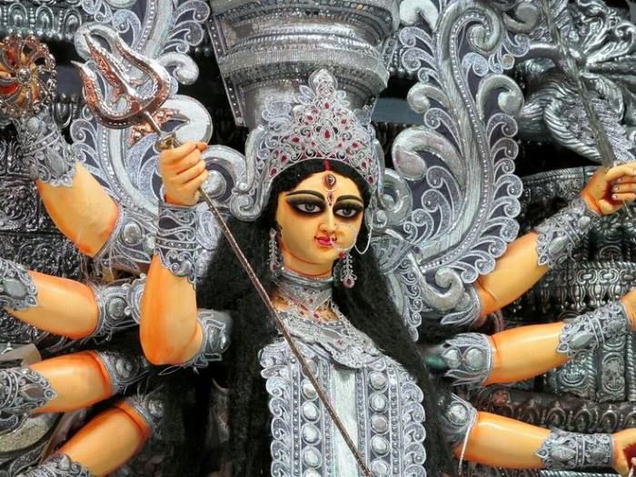 Durga là lễ hội nước Ấn mùa thu quy mô lớn