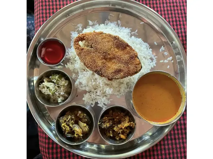 Goan Thali là 1 trong những món Thali nổi tiếng ở Ấn Độ