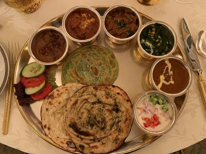 Nét vương giả của món Rajasthani Thali khiến ai nhìn cũng muốn thưởng thức