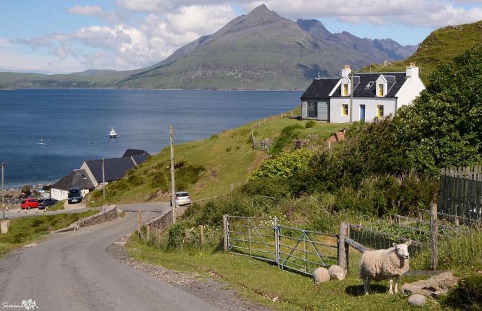 Ngôi làng Elgol ở cạnh bờ biển nằm trên đảo Skye ở Scotland Anh