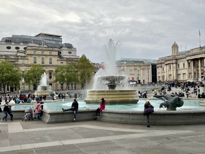 Đài phun nước là điểm đặc biệt tại quảng trường Trafalgar