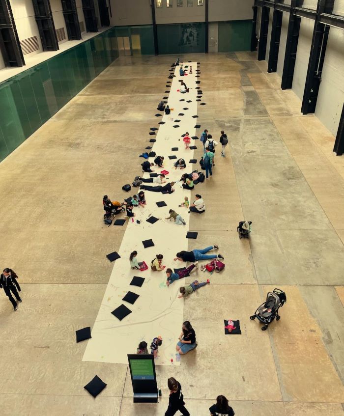 Hoạt động vẽ nhiều người có thể trải nghiệm tại Tate Modern