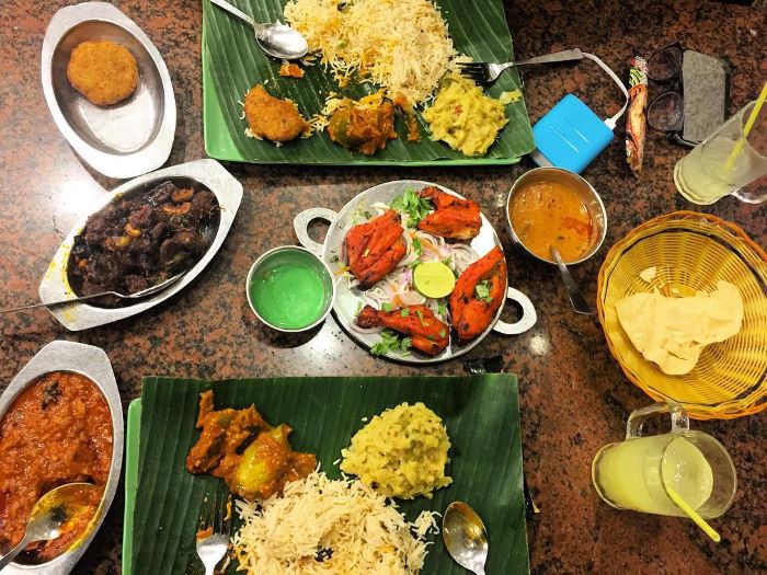 Nhiều món ăn ở nhà hàng Ấn Độ ở London - Apollo Banana Leaf