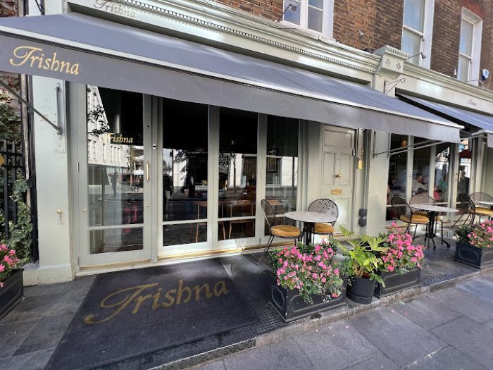 Có không gian bên ngoài nhà hàng Ấn Độ ở London dành cho thực khách