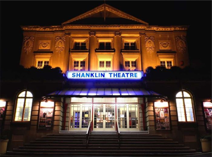 Nhà hát Shanklin là nơi diễn ra nhiều chương trình