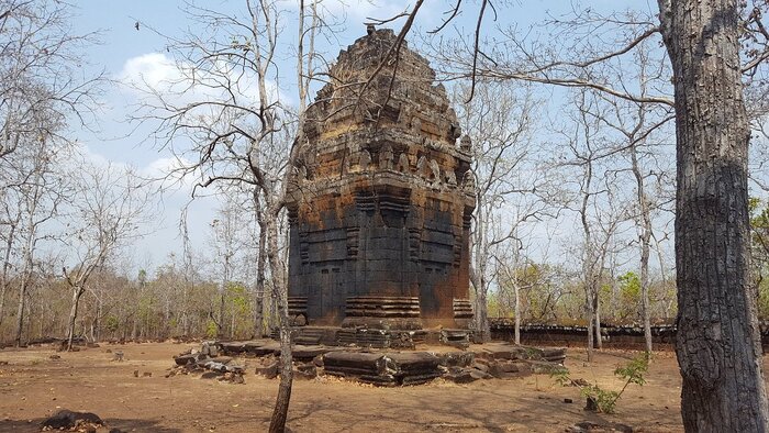 Du lịch Cố đô Koh Ker Campuchia tham quan Đền Neang Khmau