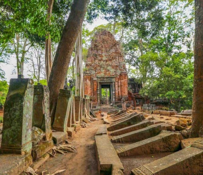 Ghé thăm đền Prasat Krahom cố đô Koh Ker Campuchia