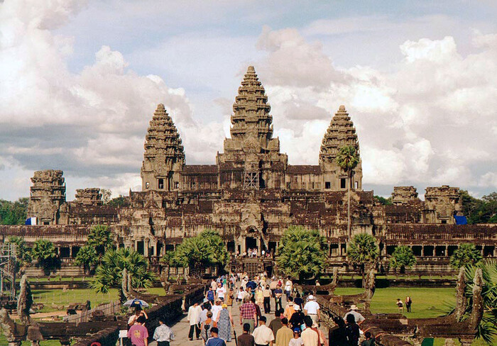 Tham quan đền thờ ở Campuchia Angkor Wat