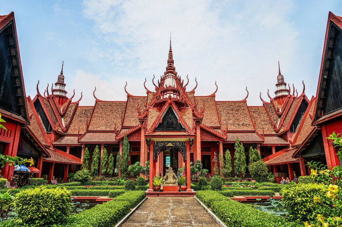 du lịch Phnom Penh 2 ngày 1 đêm không thể bỏ qua bBảo tàng quốc gia Campuchia