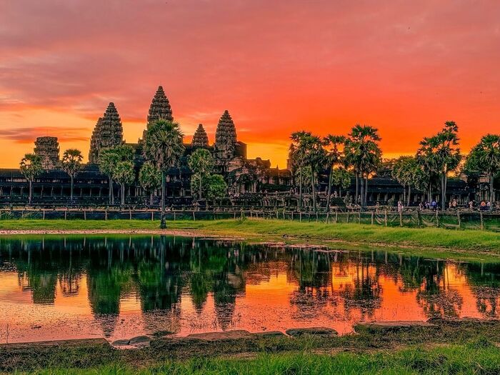 Angkor Wat càng đẹp hơn vào lúc bình minh hoặc hoàng hôn
