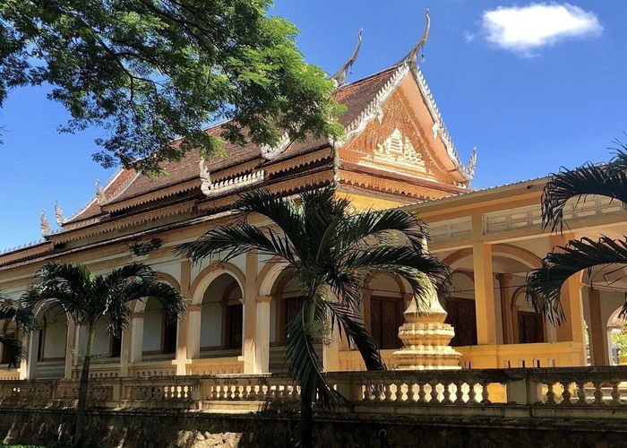Khám phá chùa Wat Damnak Campuchia với lối kiến trúc cổ xưa độc đáo